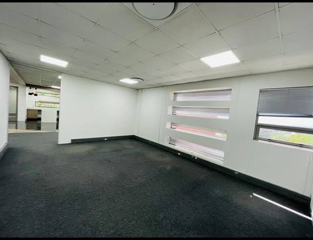 225M² OFFICE TO LET IN MIDRIDGE PARK